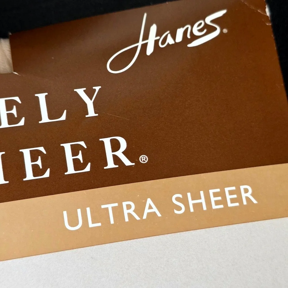 Hanes Absolutely Ultra Sheer Pantyhose Women Size B Bisque Natural 2 Pairs 707